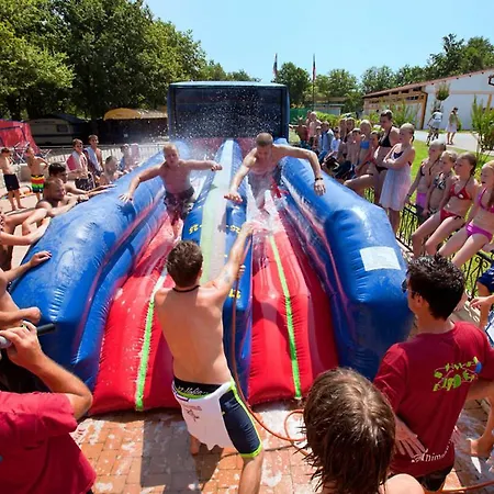 Holiday home Holiday Camping Bijela Uvala.8 *