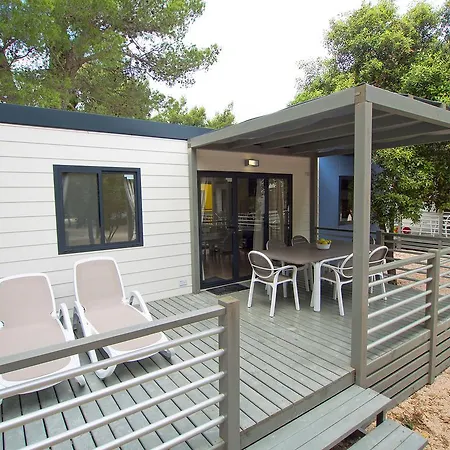 Ferienhaus Holiday Camping Bijela Uvala.8 *